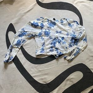 White blue floral top